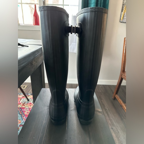 Black tall Hunter boots with socks - Picture 2 of 5